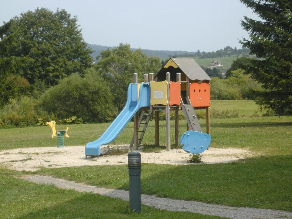 La Roche du Trésor Village Vacances Longevilles-Mont-dʼOr Exterior foto